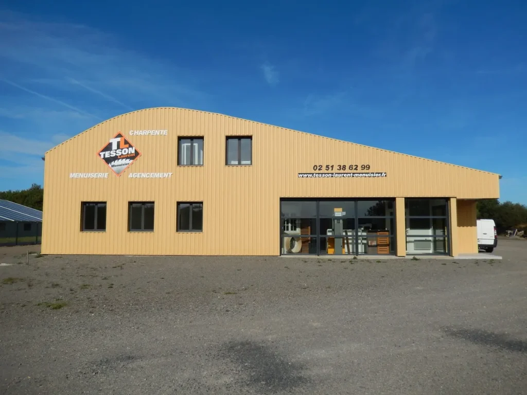 Batiment de Tesson Laurent, menuisier charpentier à Saint Julien des Landes