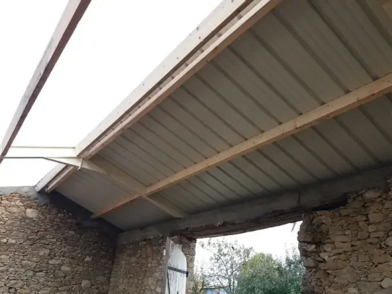 Réalisation de charpente par Tesson Laurent, menuisier charpentier à Saint Julien des Landes