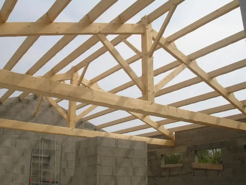 Réalisation de charpente par Tesson Laurent, menuisier charpentier à Saint Julien des Landes