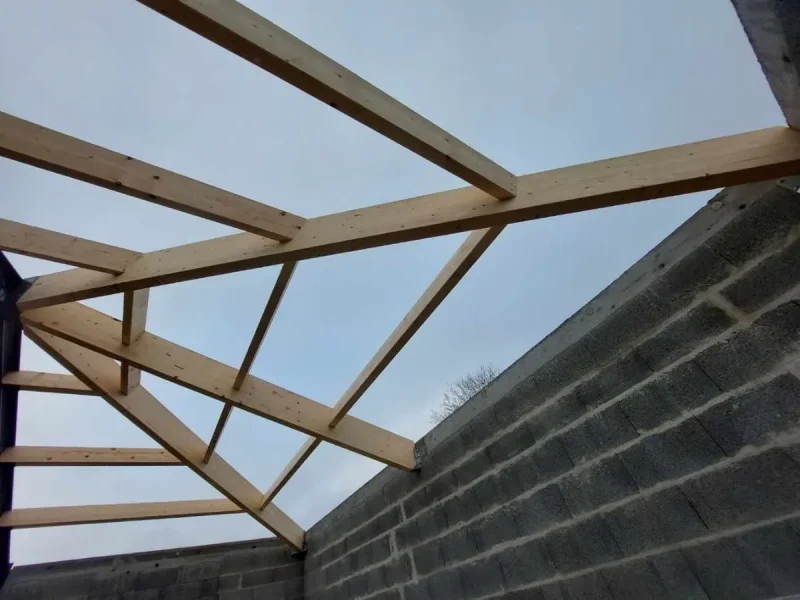 Réalisation de charpente par Tesson Laurent, menuisier charpentier à Saint Julien des Landes