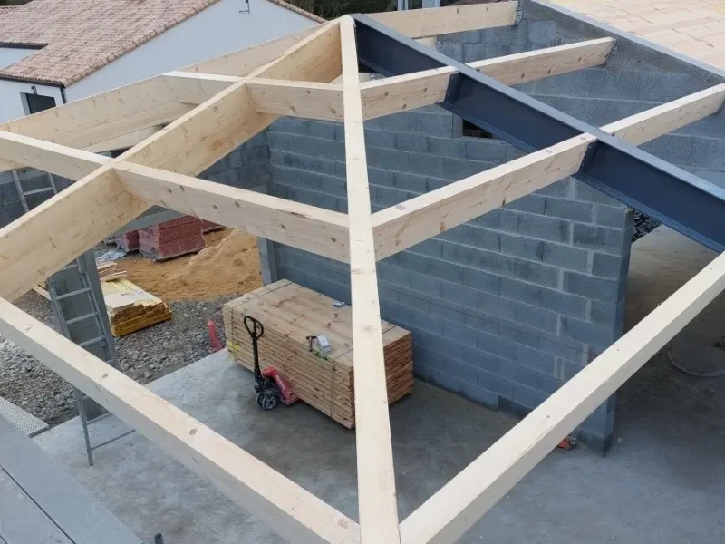 Réalisation de charpente par Tesson Laurent, menuisier charpentier à Saint Julien des Landes