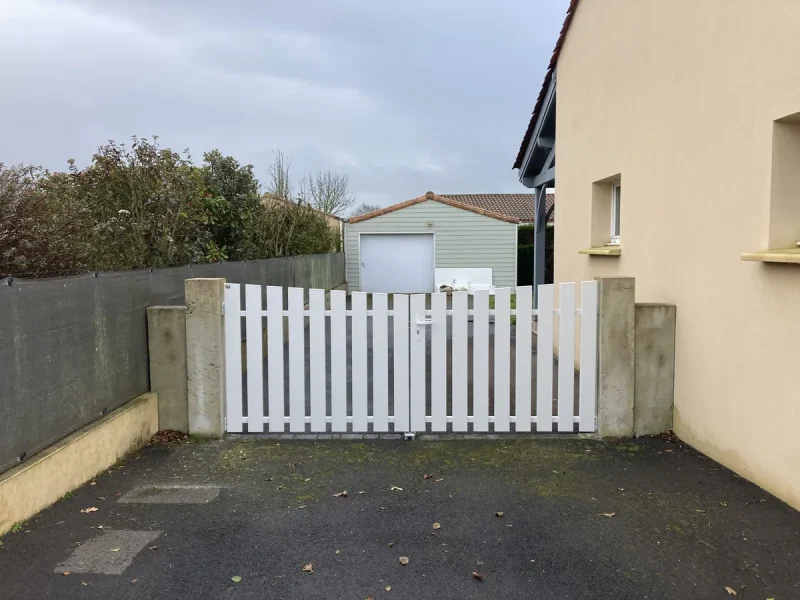 Réalisation d'aménagement extérieur par Tesson Laurent, menuisier charpentier à Saint Julien des Landes