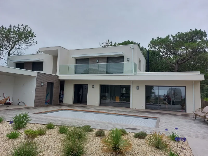 Réalisation d'ouvertures bois par Tesson Laurent, menuisier charpentier à Saint Julien des Landes