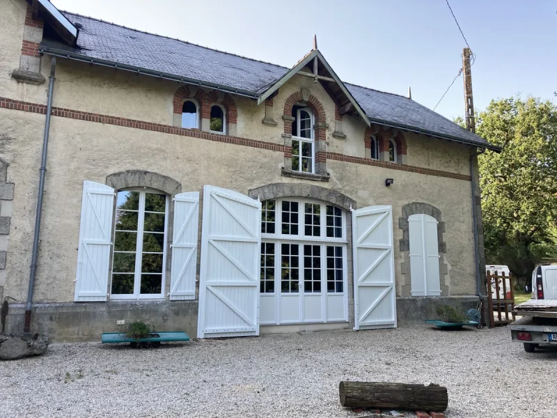 Réalisation d'ouvertures bois par Tesson Laurent, menuisier charpentier à Saint Julien des Landes