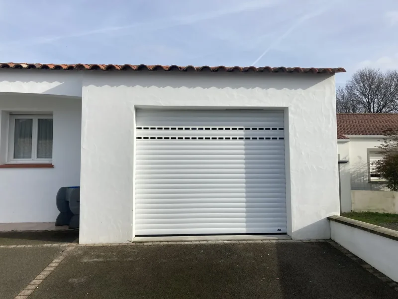 Réalisation d'ouvertures bois par Tesson Laurent, menuisier charpentier à Saint Julien des Landes